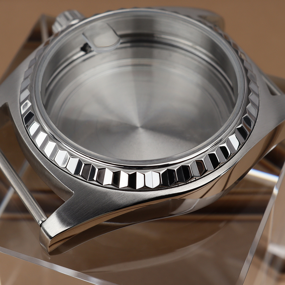 NH35 36 シルバーポリッシュ仕上げの時計ケース、NH3 - Reel Case のレビューと価格